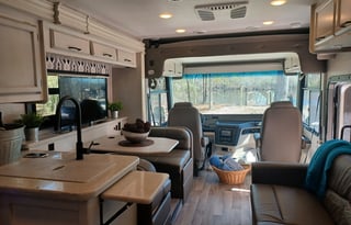 T2022 Entegra Coach Vision 27A - EASY TO DRIVE!