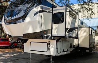 2022 SANIBEL 5TH WHEEL - Room for Everyone