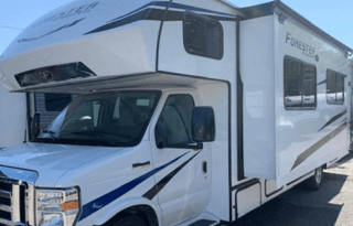 "Salty" - Solar, Spacious, Stocked-2 Queens,2 Full