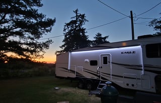 Beautiful 5th wheel bunkhouse retreat w/delivery!