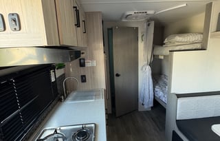 2025 Mallard 17BHL – Cozy & Family Friendly