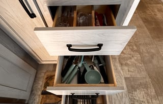 Modern Fifth Wheel – Your Home on the Road