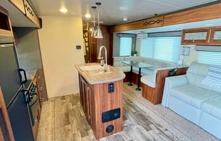 Ozzie’s Family  Camper Rental!