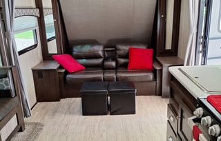 Cozy Cruiser Cabin