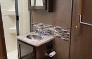 2018 Thor Motor Coach Four Winds, Sleeps 6/25ft