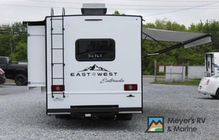 Home onWheels Harvey the RV 2024 EastTOWestEntrada