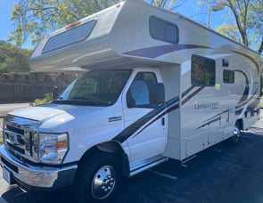 Coachmen RV Leprechaun 210QB Ford 350