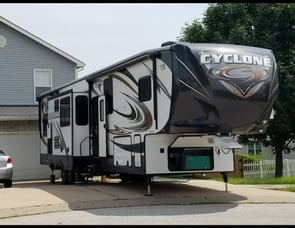 Heartland Cyclone 4000 Elite