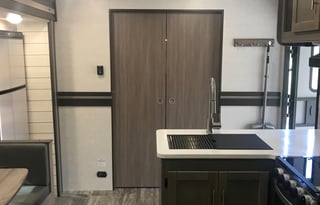 2022 CrossRoads Sunset Trail KING BED DUAL AC's