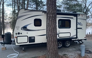 Flagstaff Micro Lite 21FBRS- Perfect Couples Rig!