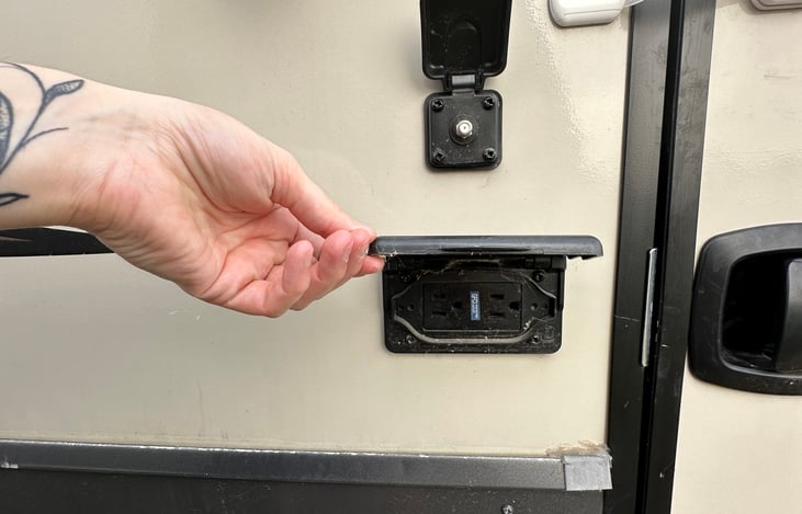Outdoor power source