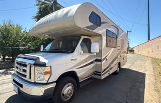 2016 Thor Motor Coach Chateau 24C