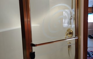 Stella - 2005 Country Coach Allure 470