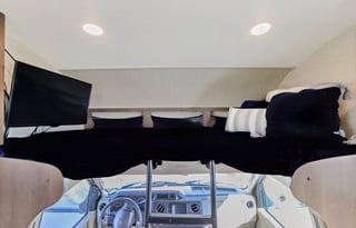 10-Person Jayco Redhawk 31F Vacation