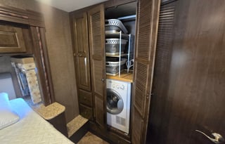 2 Baths, Washer/Dryer, 2 A/Cs, King Bed, Sleeps 6