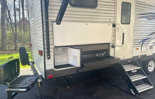 Stocked & Ready***2018 Forest River RV Salem 27DBK