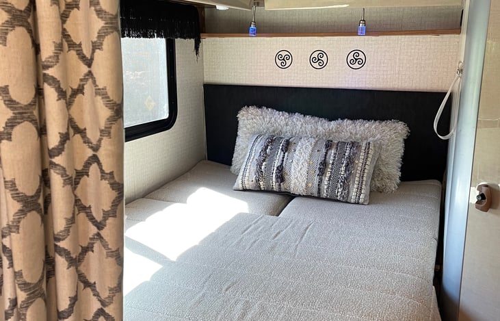 Full Size Bed. Firm and comfy and comes with a latex mattress topper