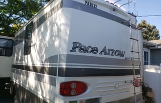 2002 Fleetwood RV Pace Arrow 35A