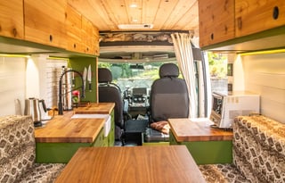 Serenity - Your Cozy Home on Wheels