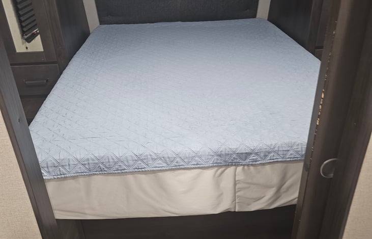 Masterbedroom with waterproof comforter.