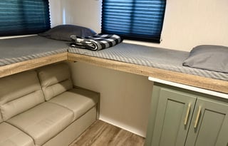 Glamping & Grace - Your HGTV Inspired "Roamstead"