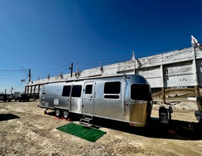 Airstream RV Flying Cloud 30FB Bunk