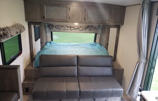 BRAND NEW 2021 Coachmen RV Apex Nano 208BHS