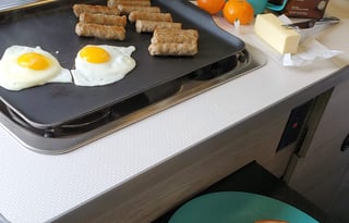 Winnebago with 2 queen beds!