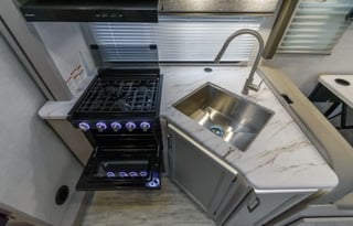 C21*NEW* 2025 Chateau Sleeps8 Luxury Private Suite