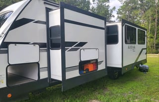 2021 Dutchmen RV Kodiak Ultimate 3021RBDS