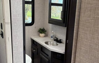 Minty Fresh 2024 Jayco Redhawk 29XK!