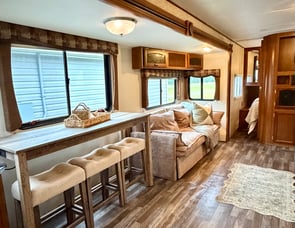 Prime Time RV Avenger 33BHS
