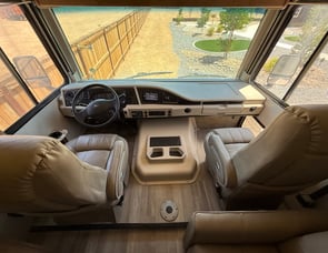 Holiday Rambler Admiral 32S