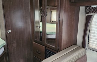 2017 Thor Motor Coach Chateau 22E