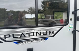 Coastal Camping !  Easy to tow!  Sleeps 5-6/Bunks!