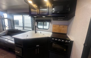 Cherokee Grey Wolf 2022