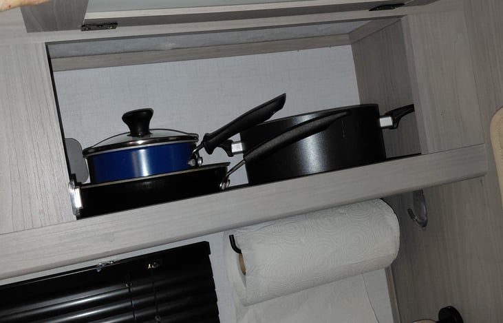 Pots, pans, utensils are in good condition