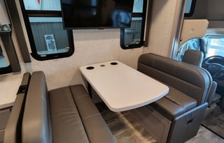 2022 Thor Motor Coach Quantum KW29