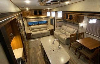 2017 Prime Time Crusader 315RST