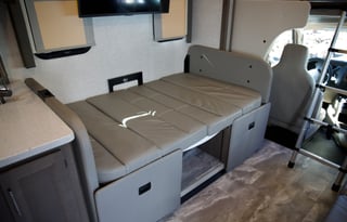 NEW Fully Equipped Quantum Bunkhouse With Solar!