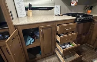 2018 Keystone RV Laredo - so much room!!!