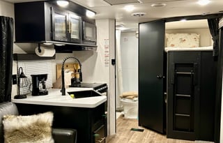 2022 Forest River RV Cherokee Black Label 274BRBBL