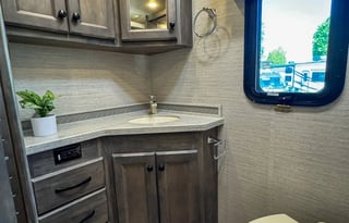 Tiffin Allegro Bay Super C