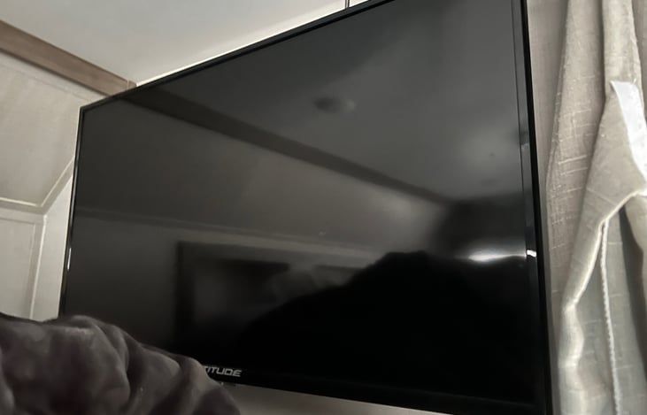 TV on Right Side of Overhead bed