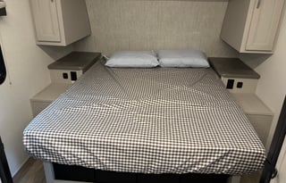 2025 Dutchmen RV Shadow cruiser 330bhs