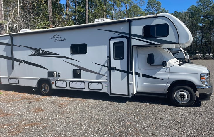 32 foot Class C RV