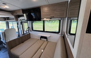 2023 Winnebago Vista 29v