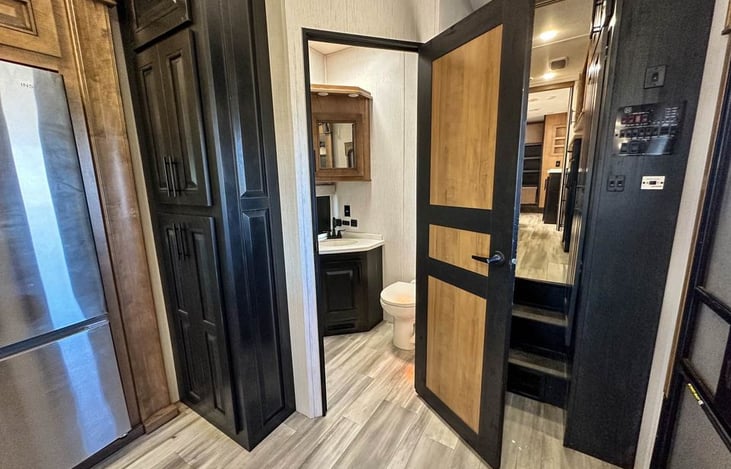 Living Room 1/2 Bath