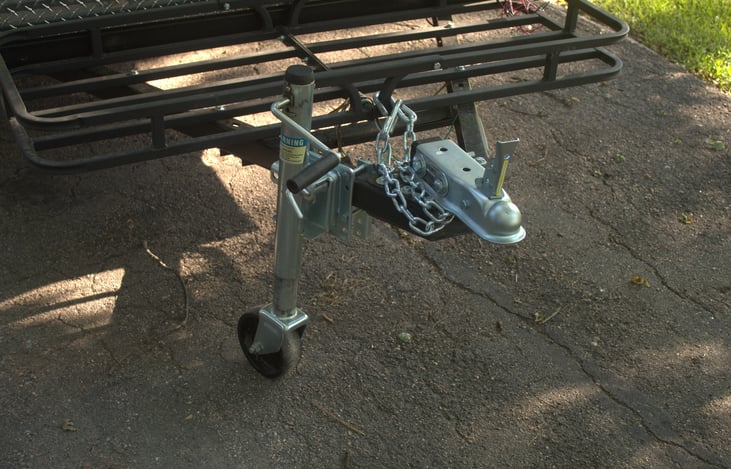 2" ball hitch and 4 prong electrical hookup.