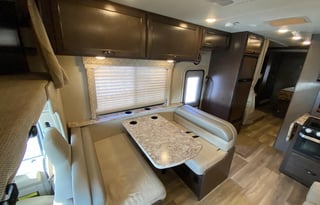 2019 Thor Freedom Elite 30FE from Hoosier RV LLC